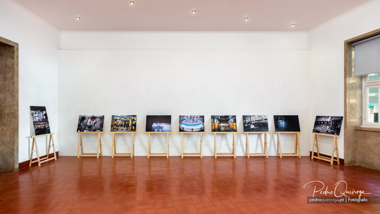 Mur de la salle d'expositions de la CCDR Algarve à Faro