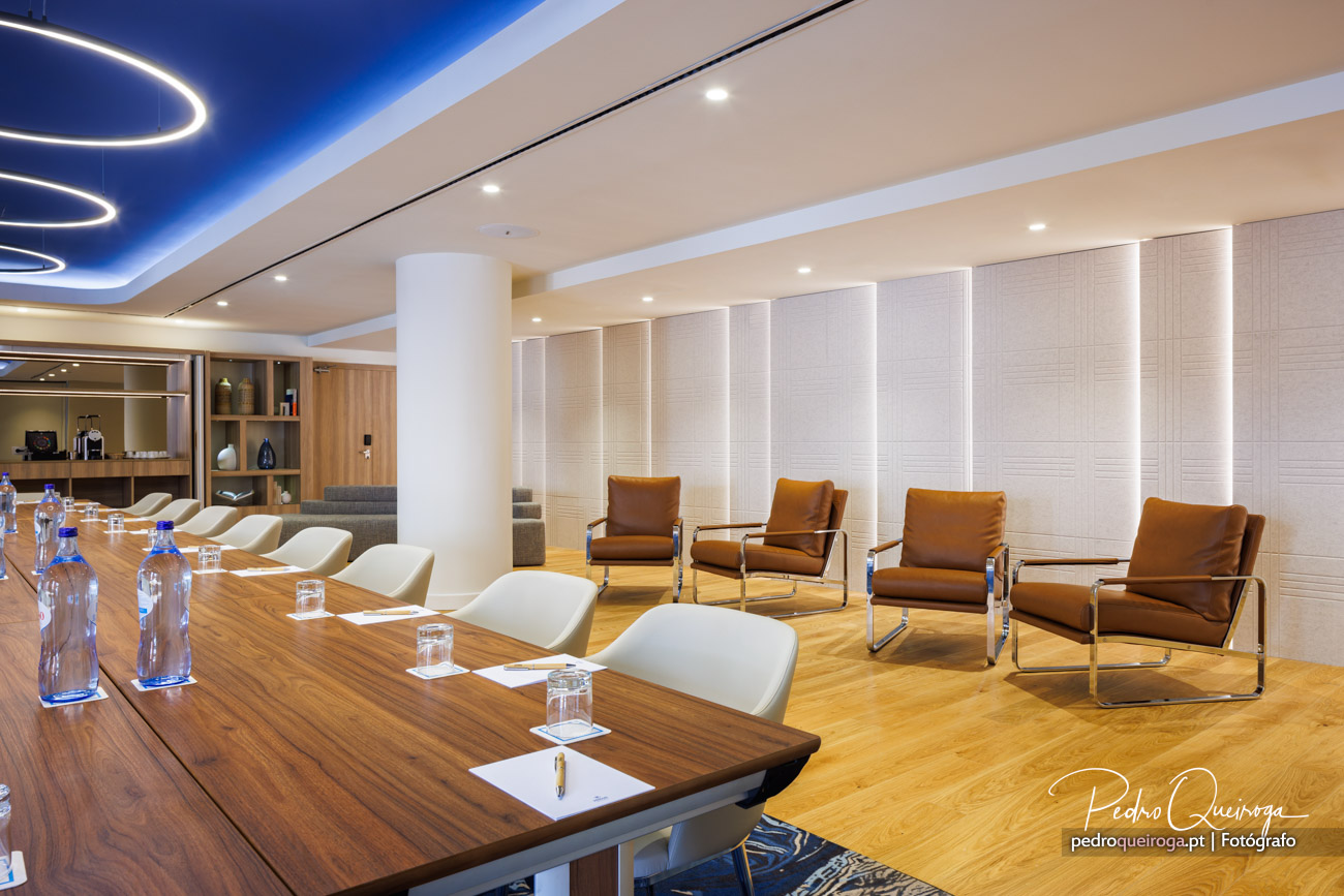 Poltronas na sala de reuniões