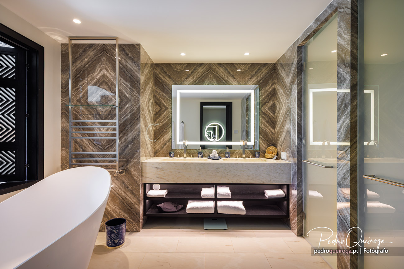 Fotografia da casa de banho da suite