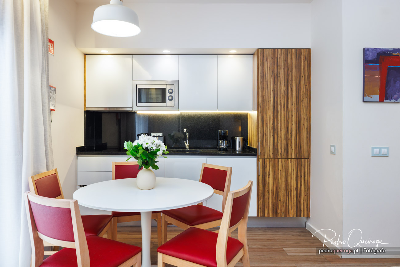 Kitchenette e mesa de jantar