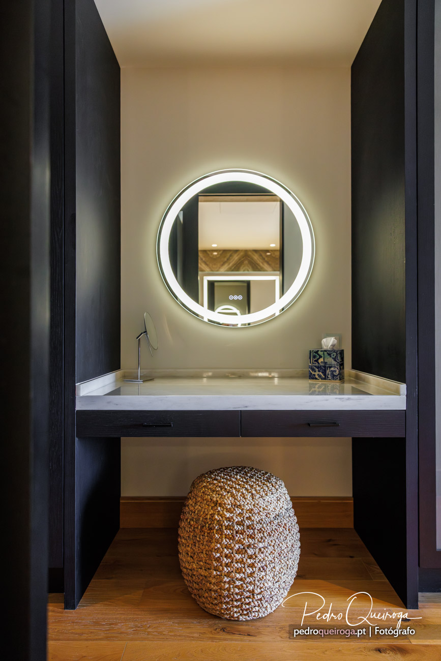 Mesa de maquiagem da suite