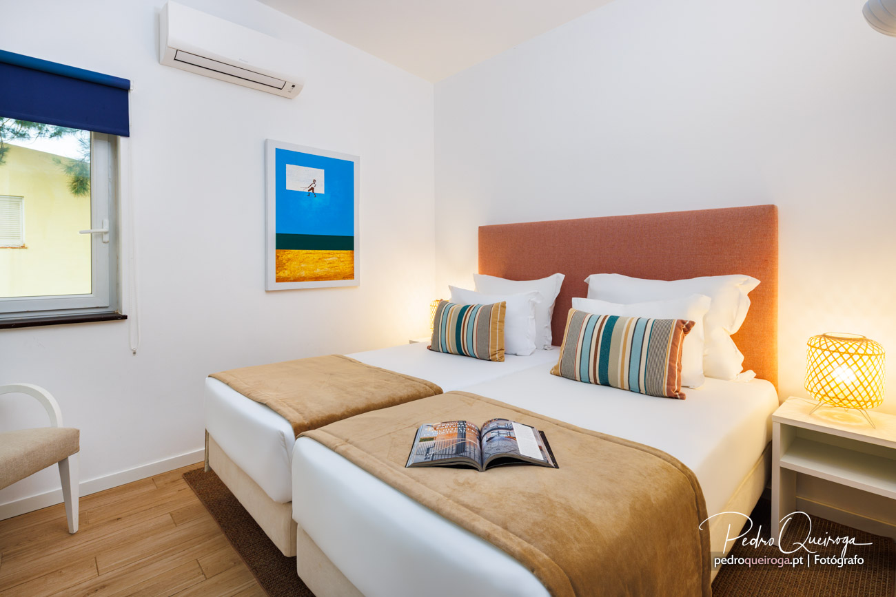 Quarto com camas separadas