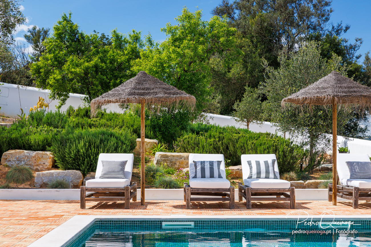 Espreguiçadeiras da piscina